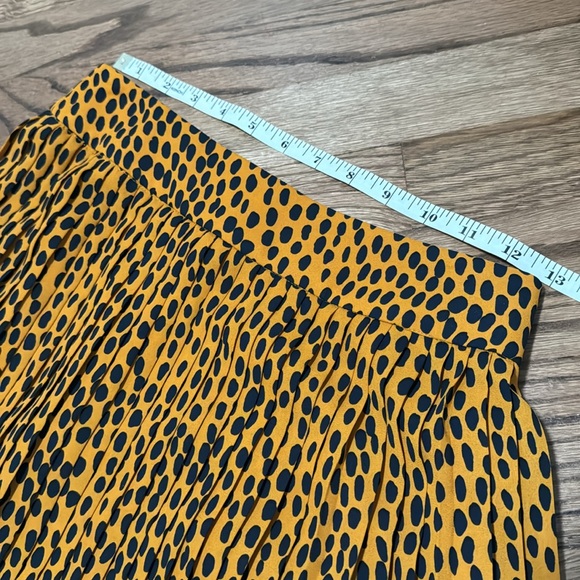 Yellow and black polka dot J.Crew pleated midi skirt size 0 - Picture 6 of 6